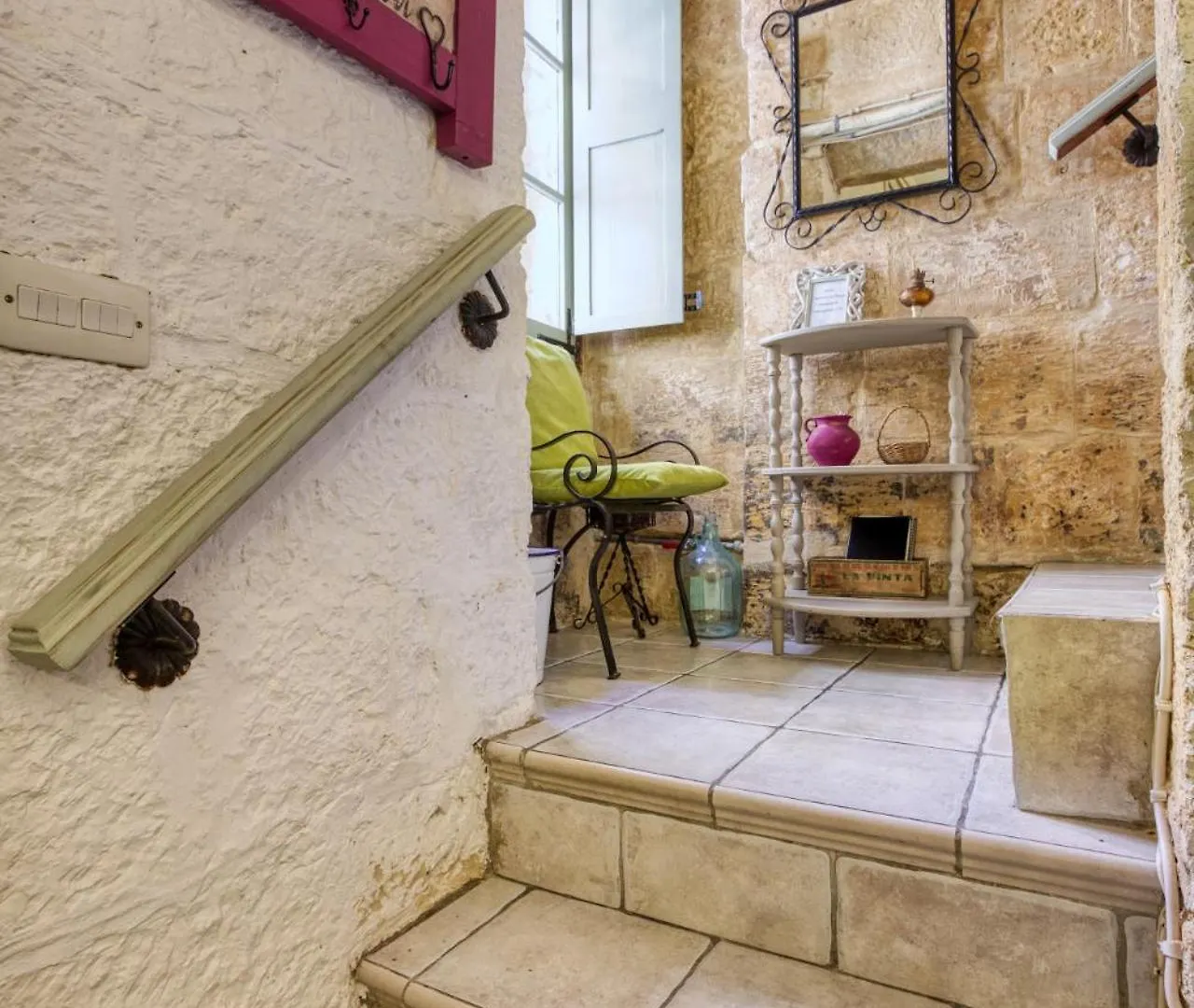 Valletta Townhouse With Maltese Balcony Apartment